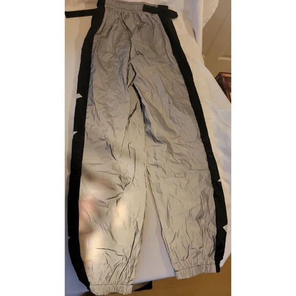 IHeartRaves SM Reflective Cargo Headbanger Sweatpants and Reflective Shrug Set - Picture 6 of 9